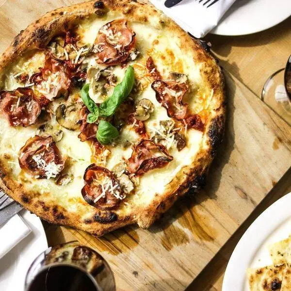 Regina Pizzeria photo 7